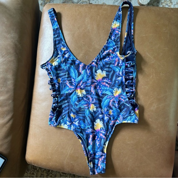 Rip Curl Tropic Tribe One Piece Floral Blue Deep Open Back Side Cut Outs Swim - Picture 4 of 12